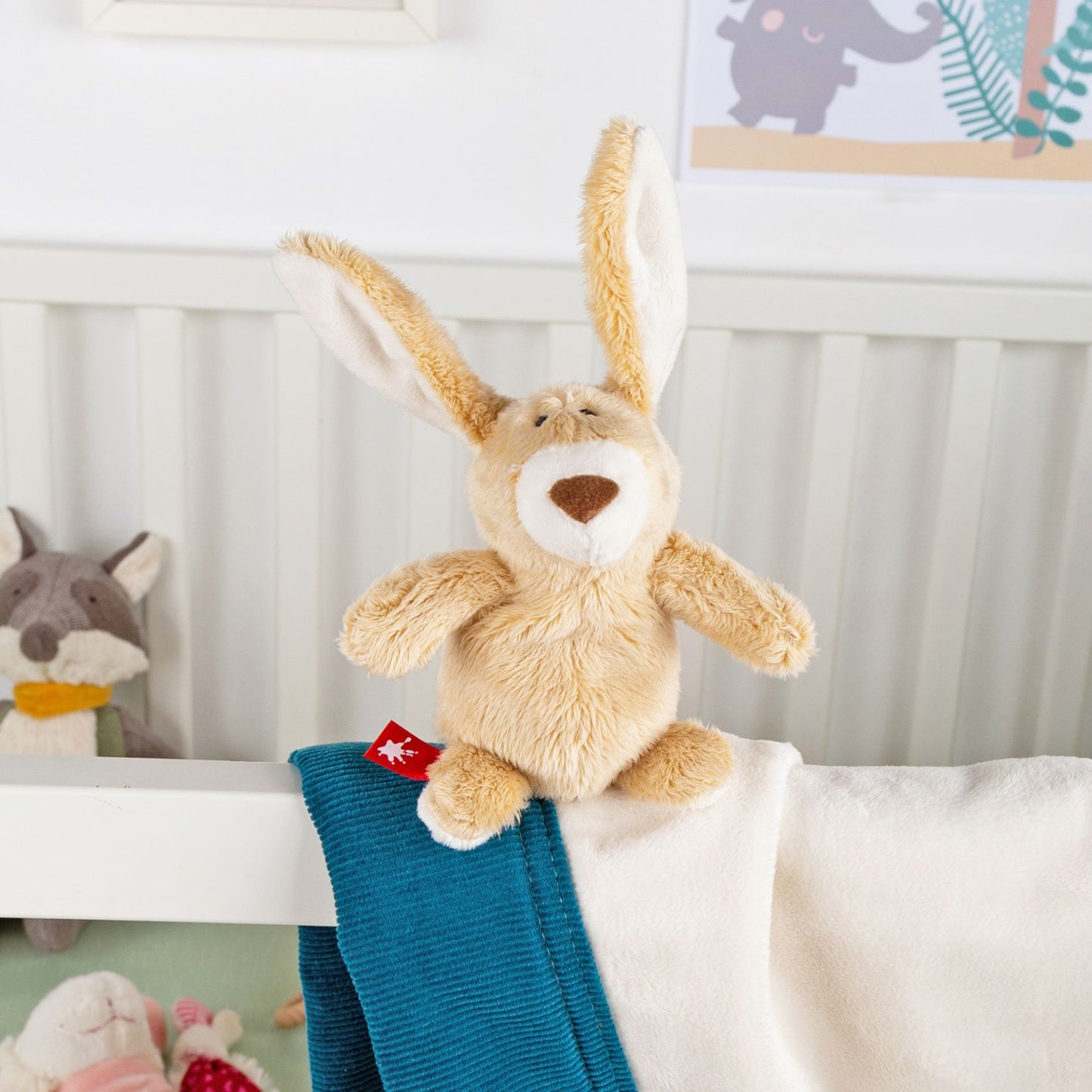 Kuschelig weich und mit liebevollen Details – der Mini Hase Sweety von sigikid ist das perfekte Geschenk.