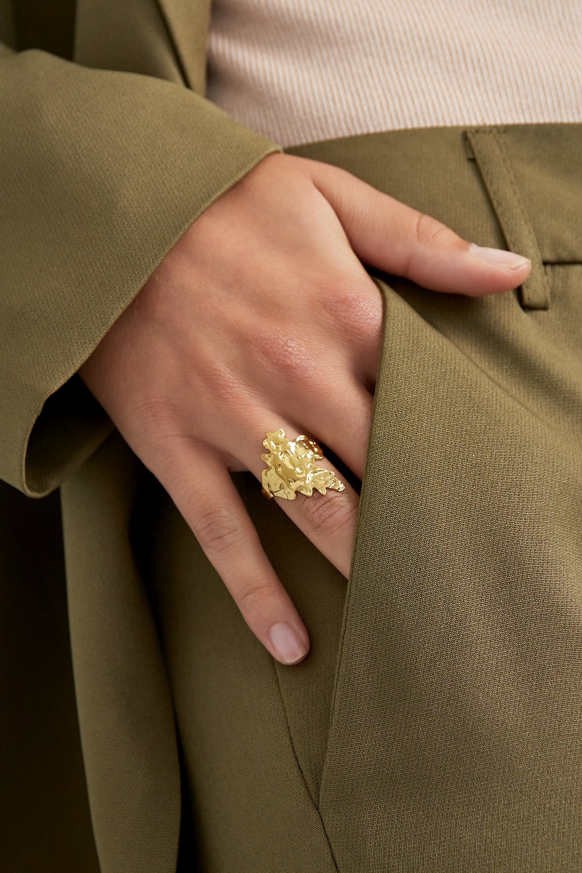 Statement-Ring mit Struktur - Elli by Lena & Lisa