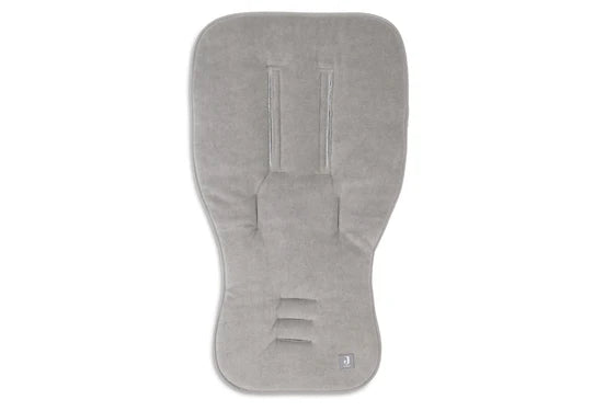 Buggy-Sitzpolster aus Frottee in Storm Grey für zusätzlichen Komfort und Hygiene.