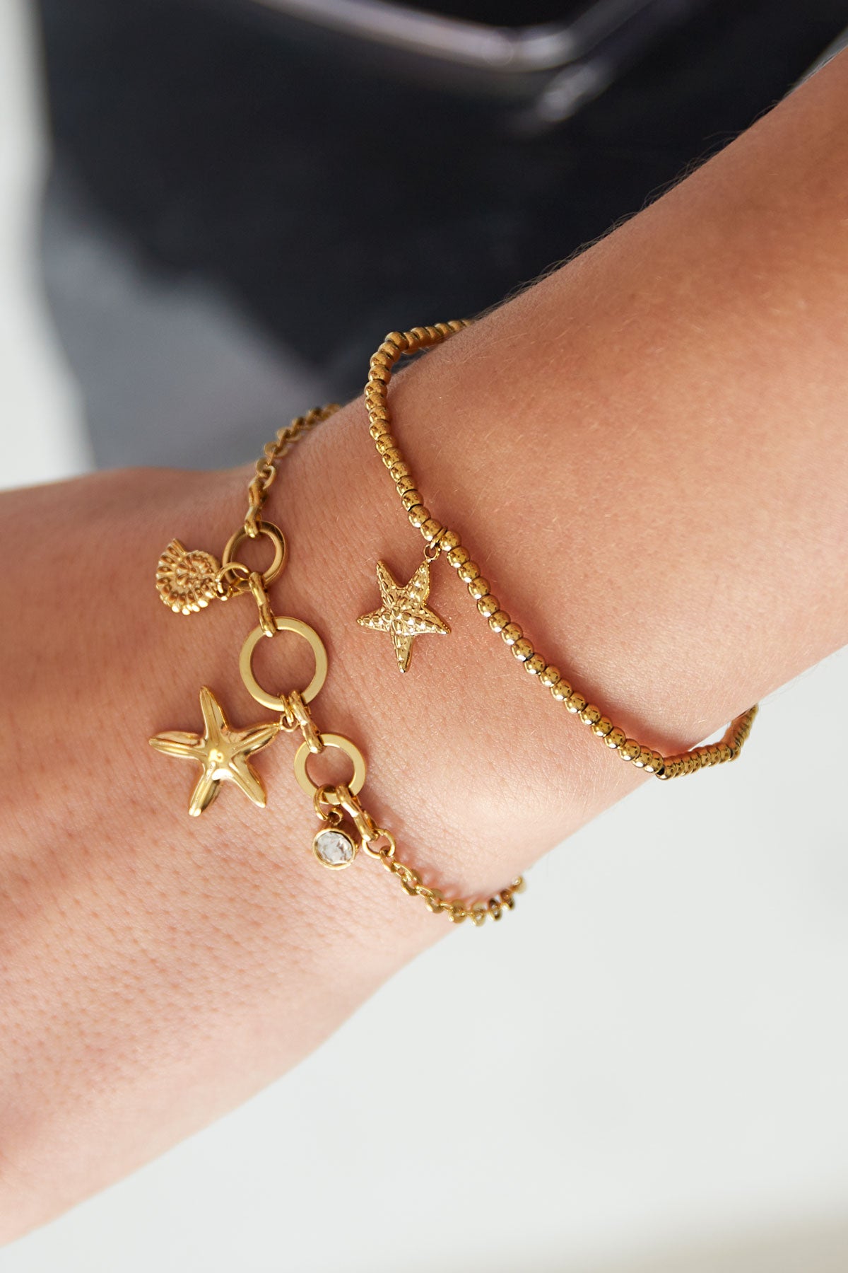 Vergoldetes Perlenarmband mit Seestern-Anhänger
