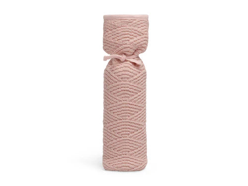 Jollein Wärmflaschenbezug Pale Pink – stilvoller und kuscheliger Bezug aus Strickmaterial in einem sanften Rosa für die Wärmflasche deines Babys.