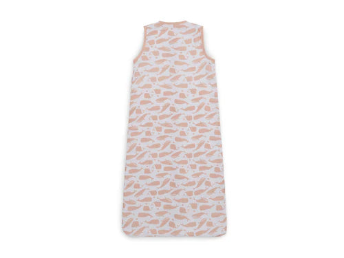 Der "Hydrophil" Schlafsack in Pale Pink hält dein Baby während der Nacht warm, ohne es zu überhitzen, und bietet ihm den perfekten Schlafkomfort.
