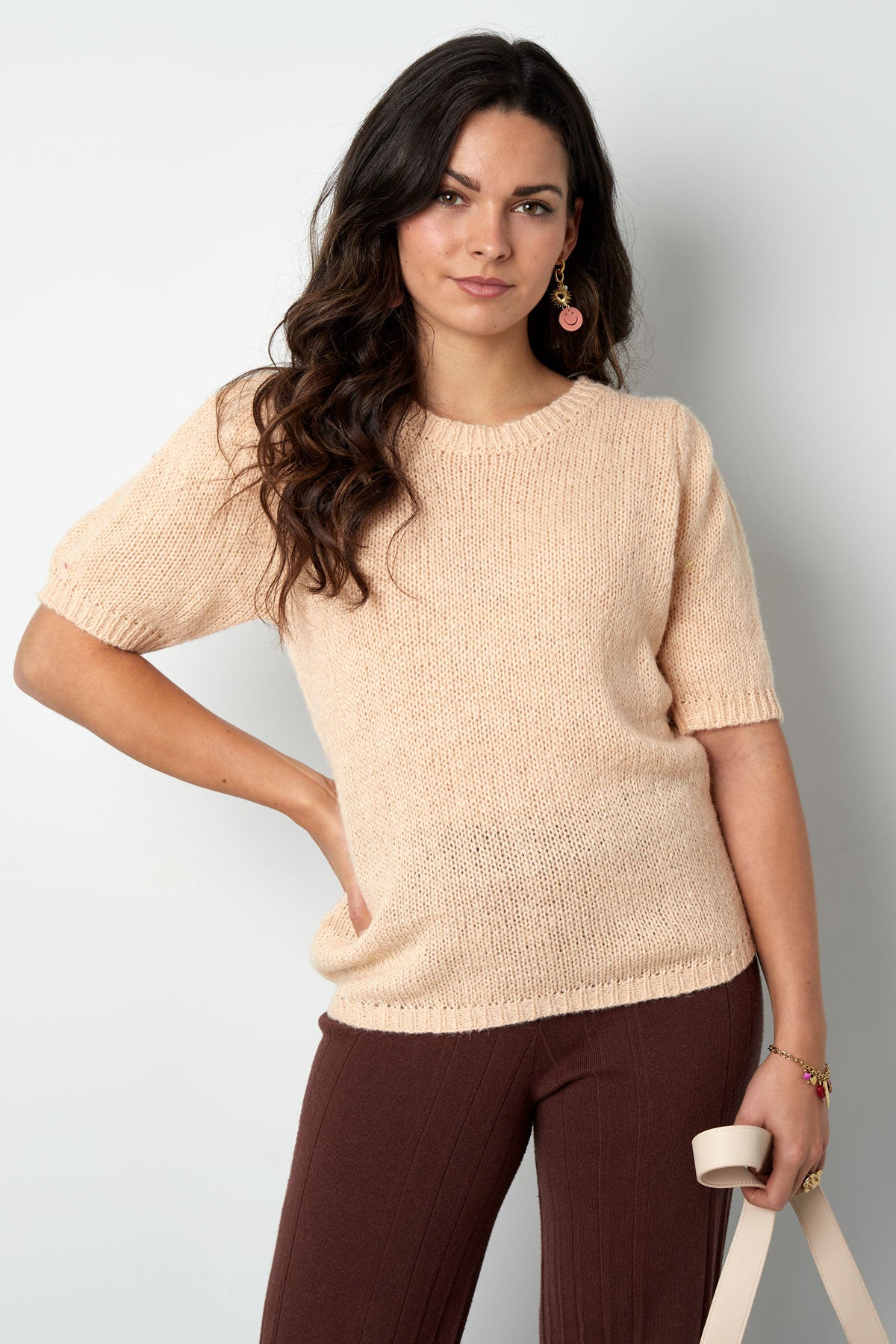 Basic-Shirt mit Puffärmeln und Rückenausschnitt – die perfekte Kombination aus Stil und Komfort