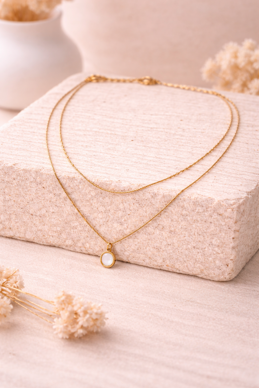 Layering Halskette Gold mit weißem Anhänger