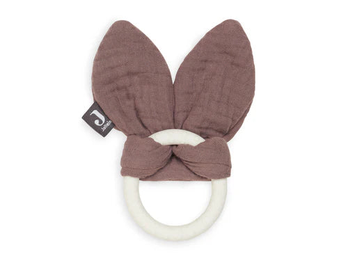 Beißring „Bunny Ears“ in Chestnut von Jollein – ideal für zahnende Babys mit weichen Ohren zum Kauen und Lutschen.
