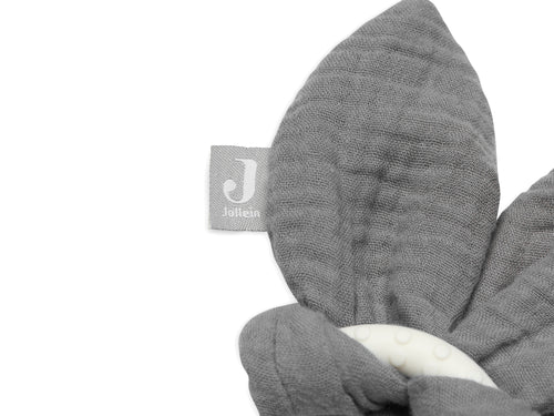 Beißring „Bunny Ears“ von Jollein in Storm Grey – ideal für Babys während des Zahnens mit weichen, flexiblen Ohren.