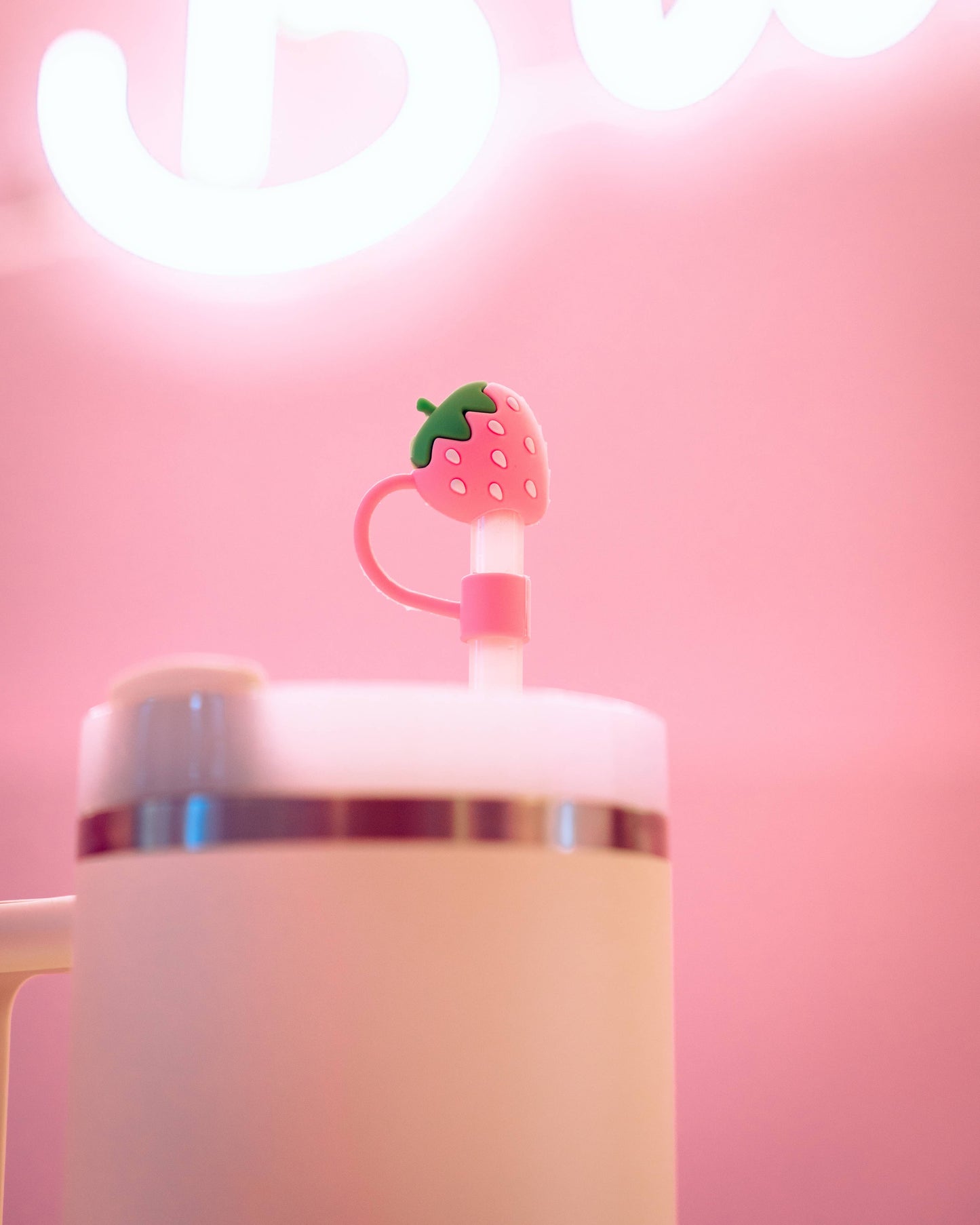 Mit dem Straw Cover bleibt dein Strohhalm sauber und schick – der perfekte Begleiter für jede Tasse oder jeden Becher!