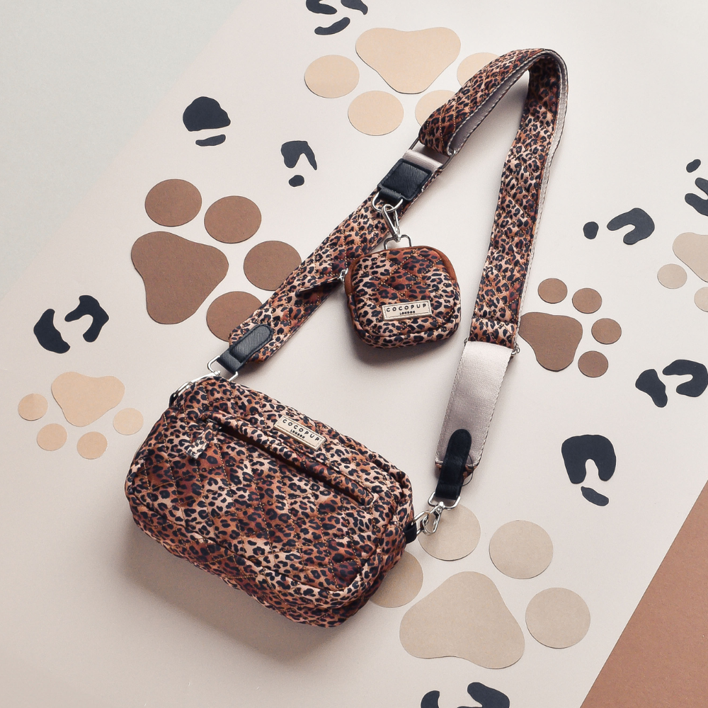 Stylische Hundebag mit Netzfach und Reißverschluss – das Must-Have für moderne Hundebesitzer.