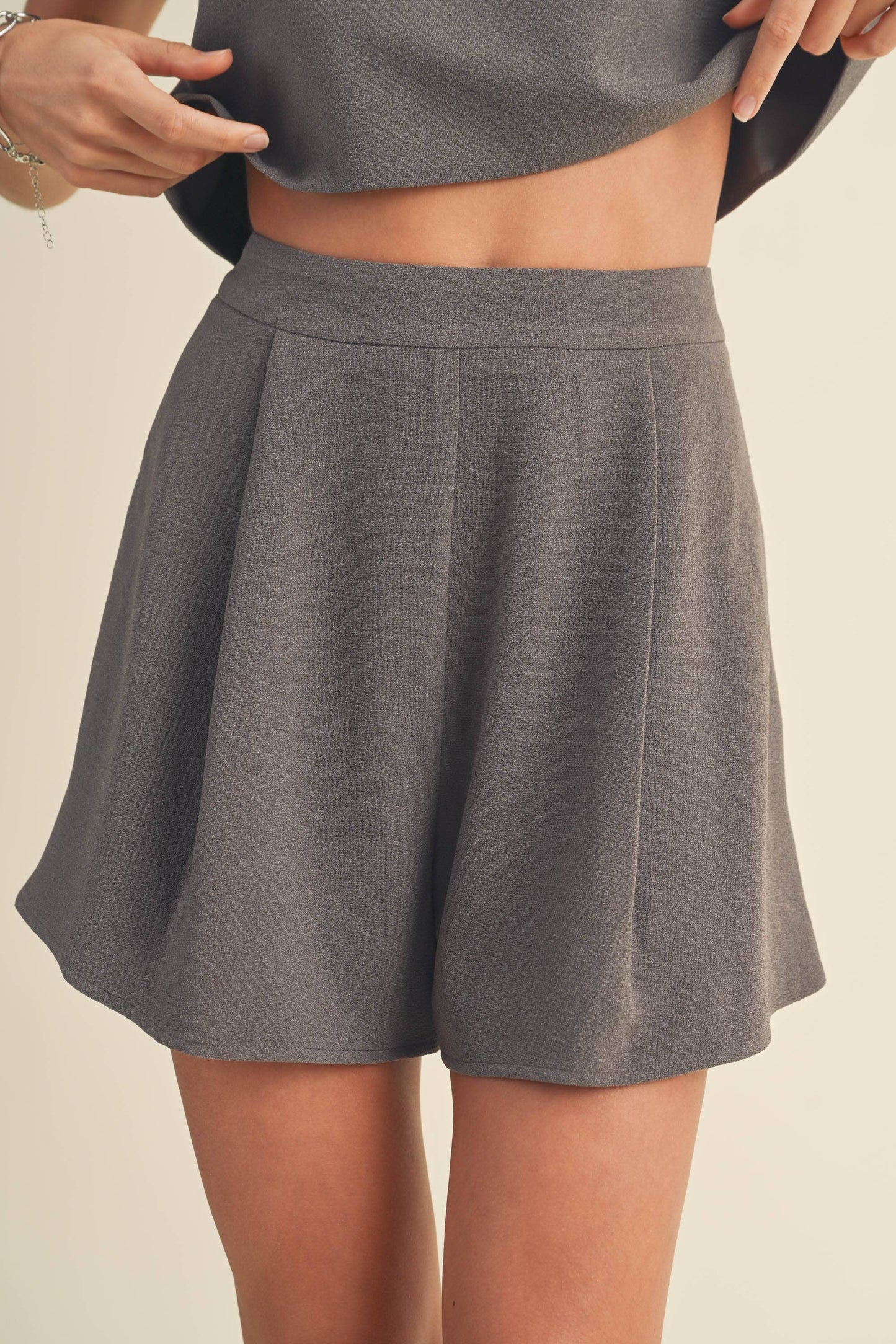 Lockere Shorts in mokka-grau