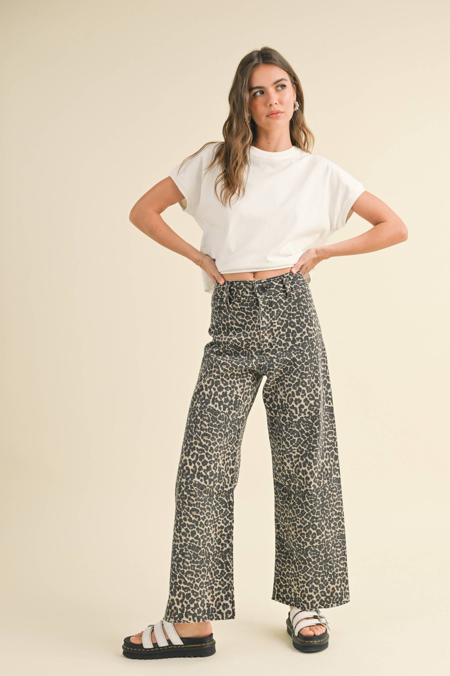Wide-Leg-Jeans mit Leopardenmuster