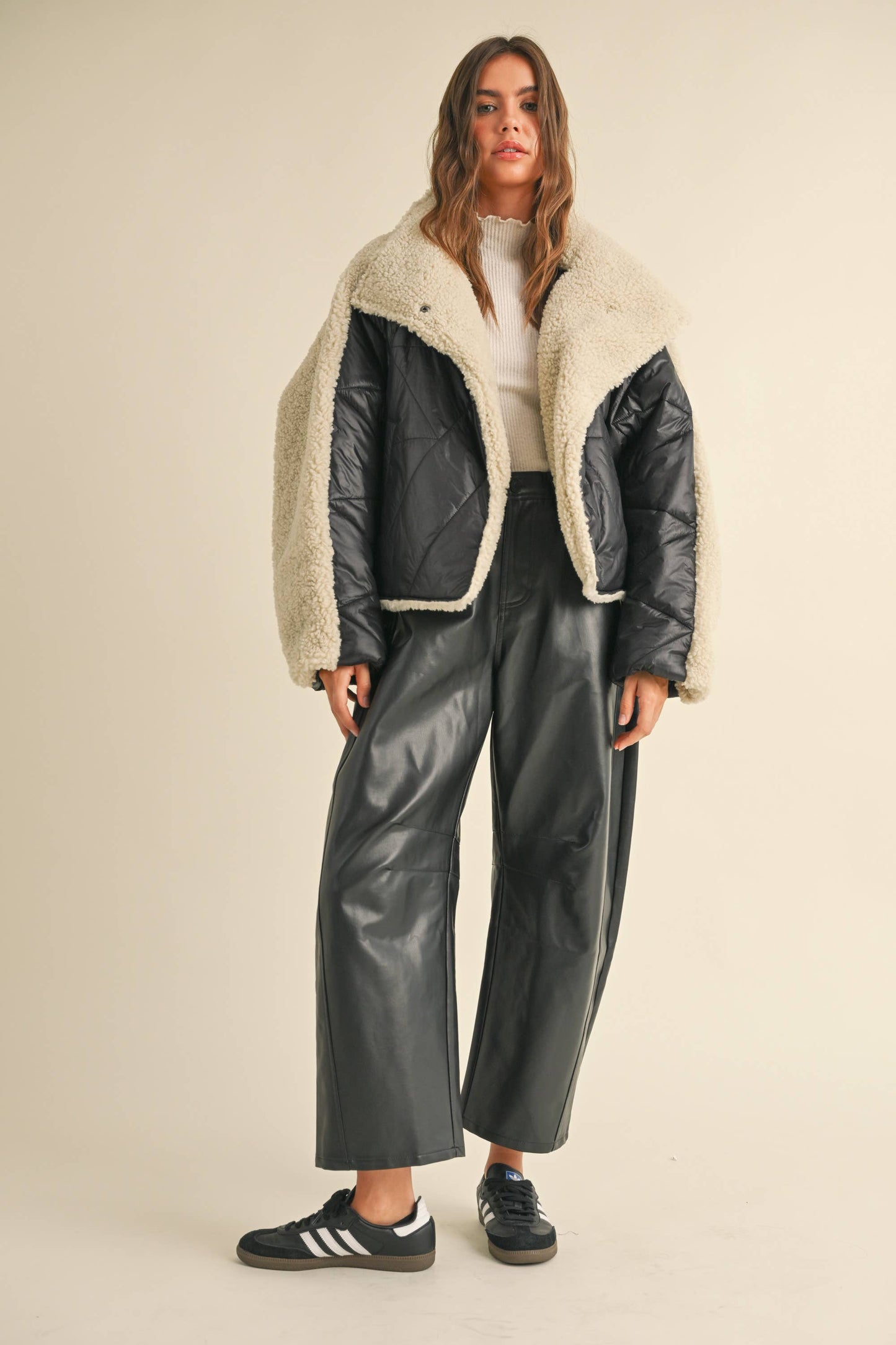 Oversize-Trendjacke mit Lammfellkontrast