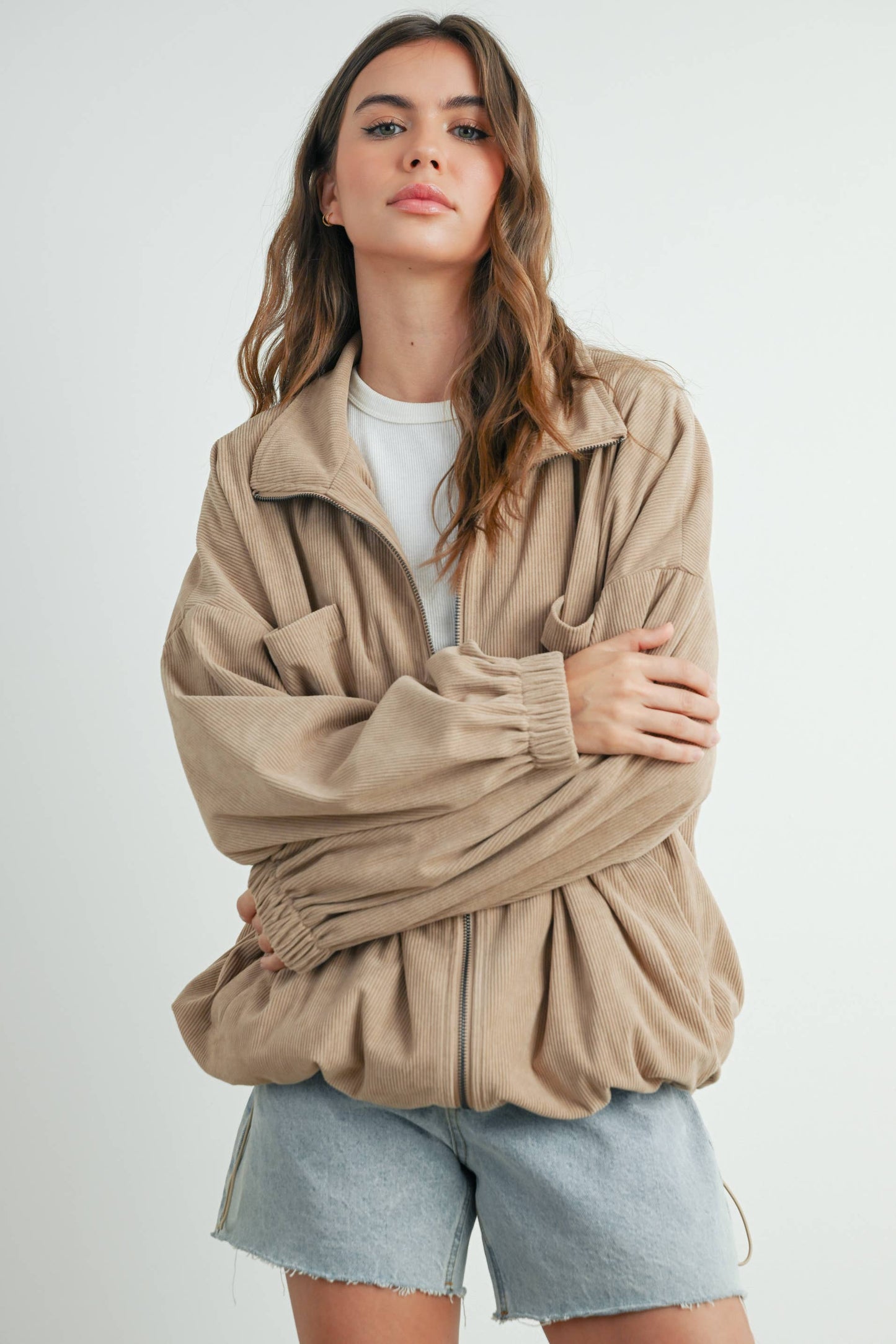 Oversized Damenjacke aus Cord mit lockerem Sitz