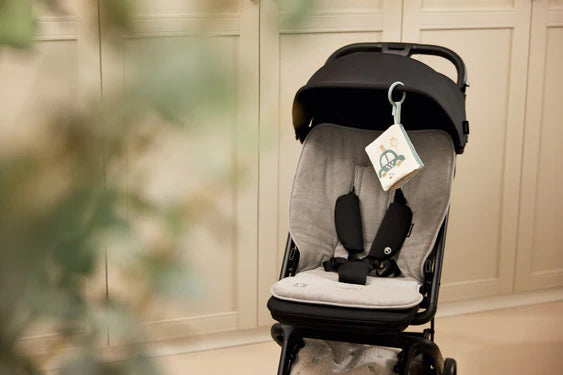 Schützt den Buggy und sorgt für Komfort mit dieser Frottee-Sitzauflage in einem beruhigenden Storm Grey