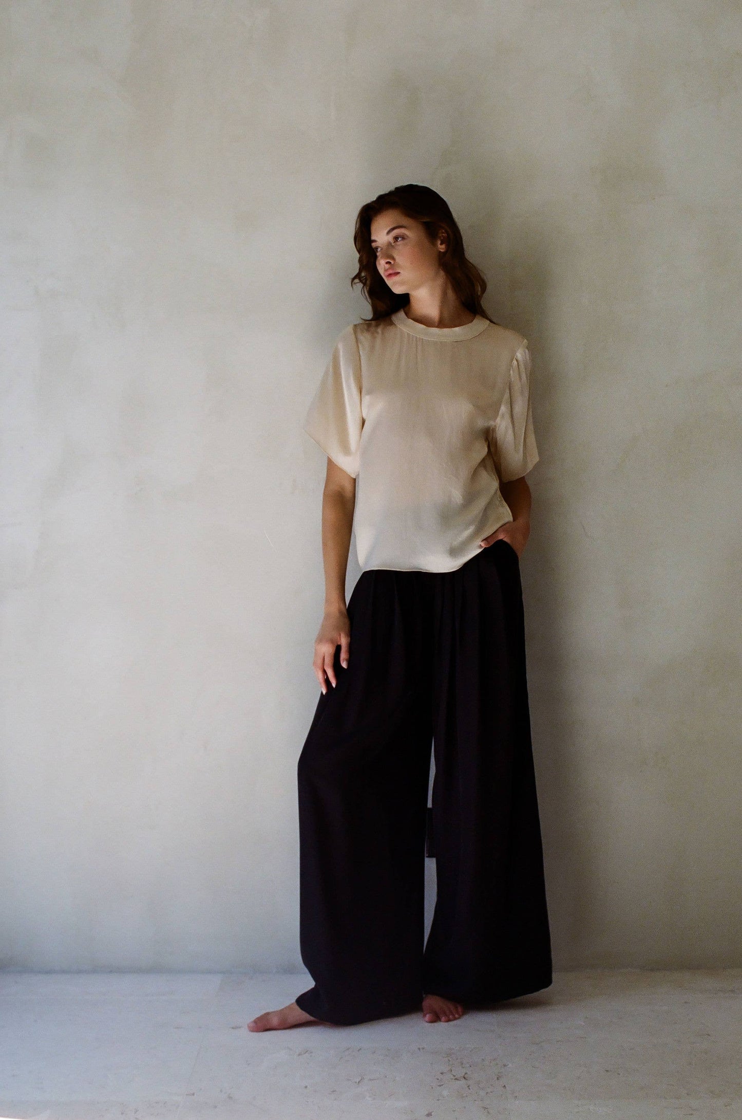 Kurzarmshirt aus 100% Seide mit Rundhalsausschnitt - Elli by Lena & Lisa