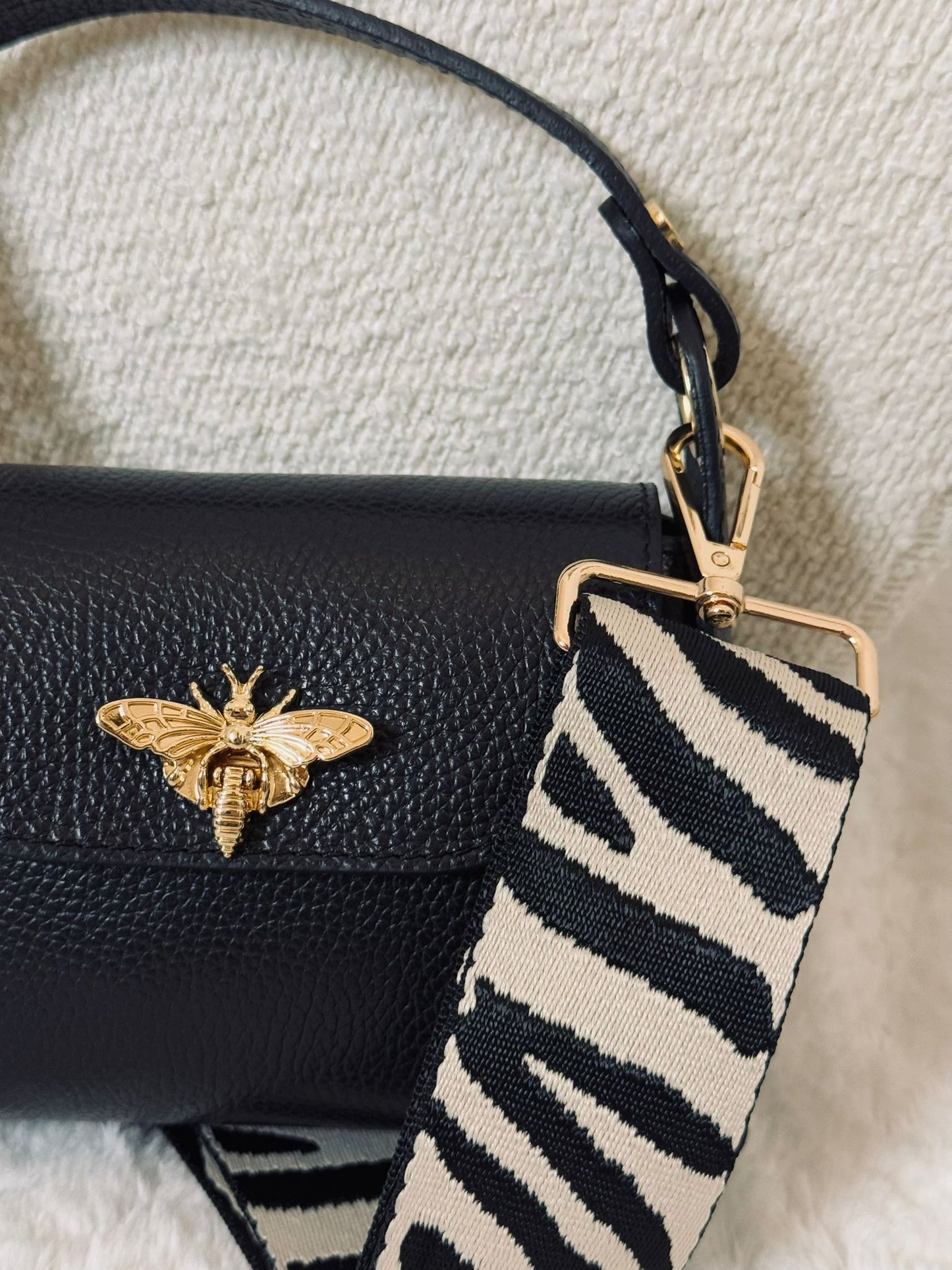 Bee Bag - Ledertasche aus Italien in schwarz