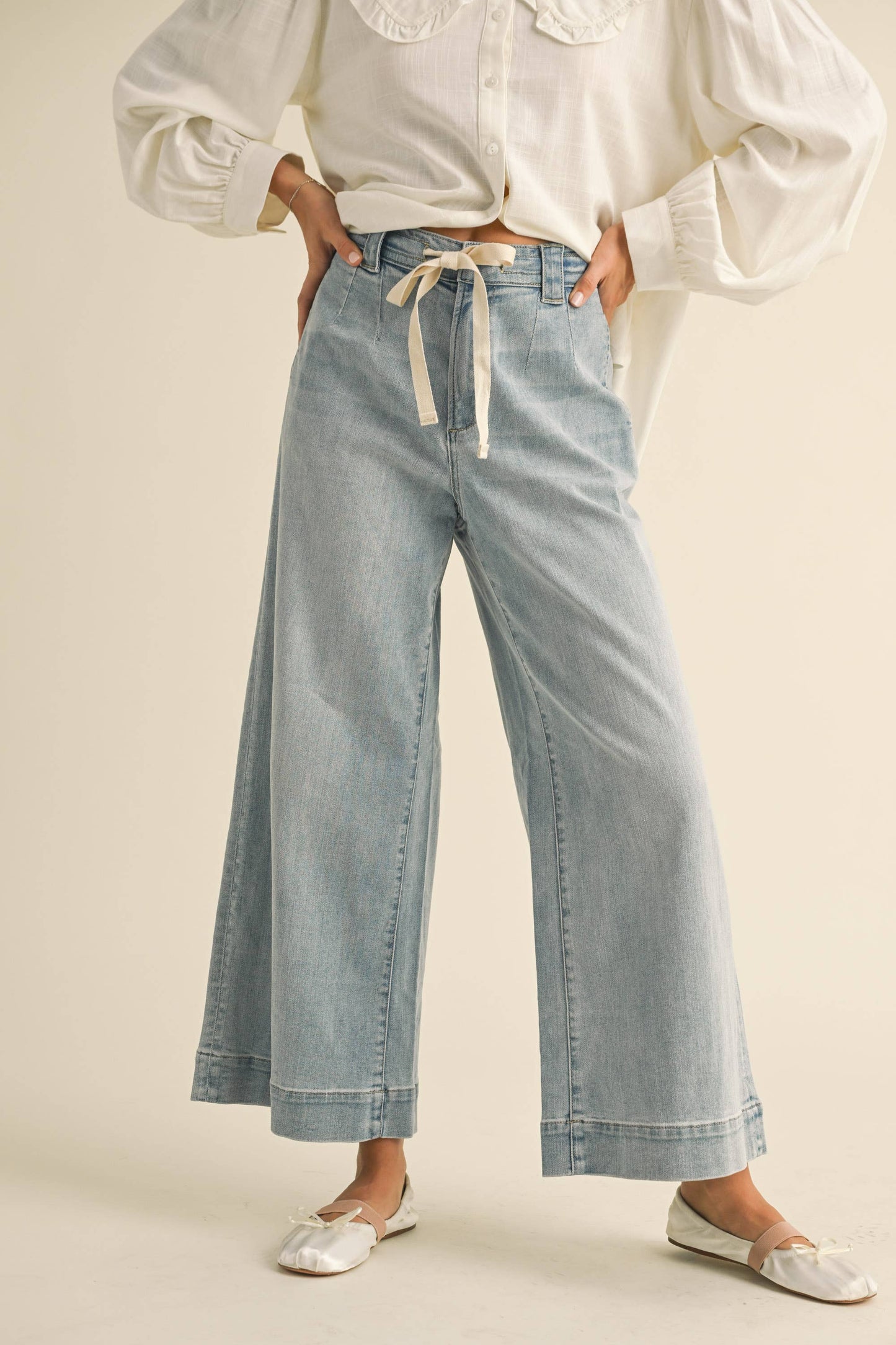 Wide-Leg-Jeans mit Schleife