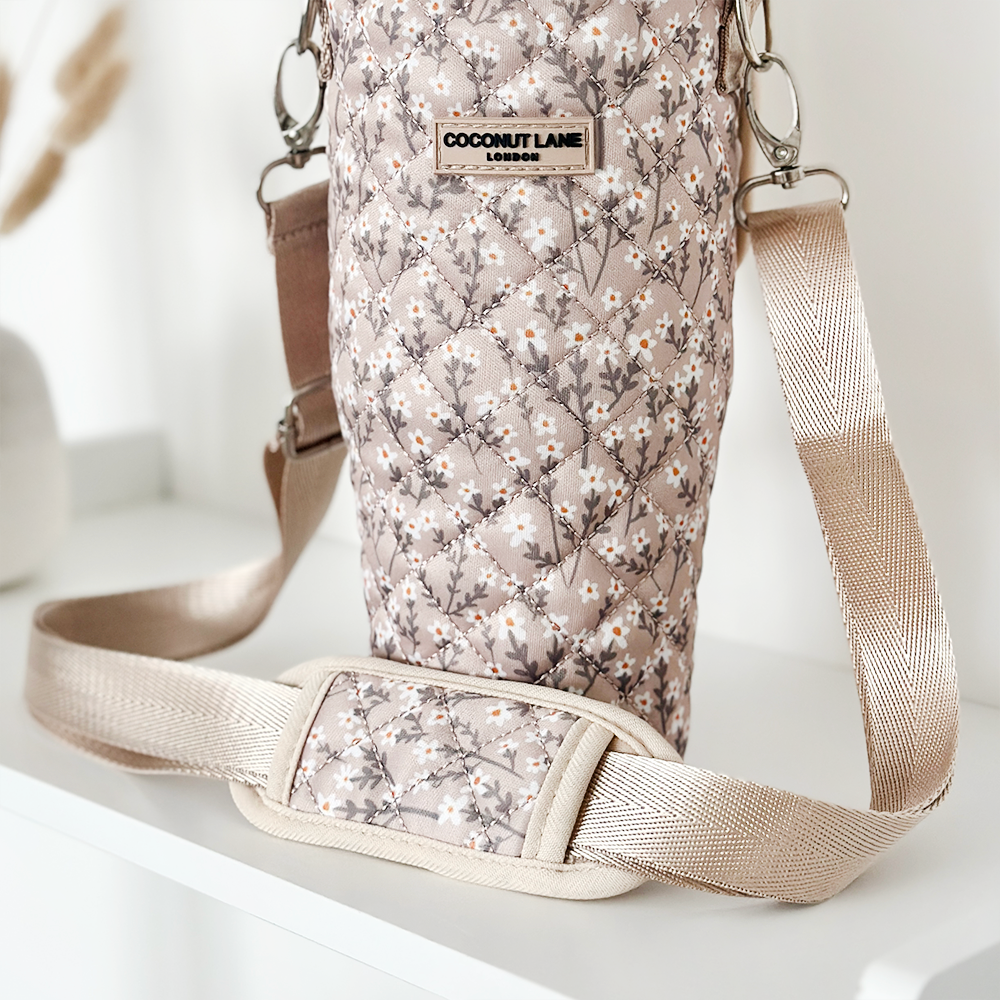 Quilted Tumbler Carry Case – Perfekter Schutz für deinen Tumbler – Mit ihrem weichen Material und dem floralen Design ist diese Tragetasche sowohl funktional als auch modisch.