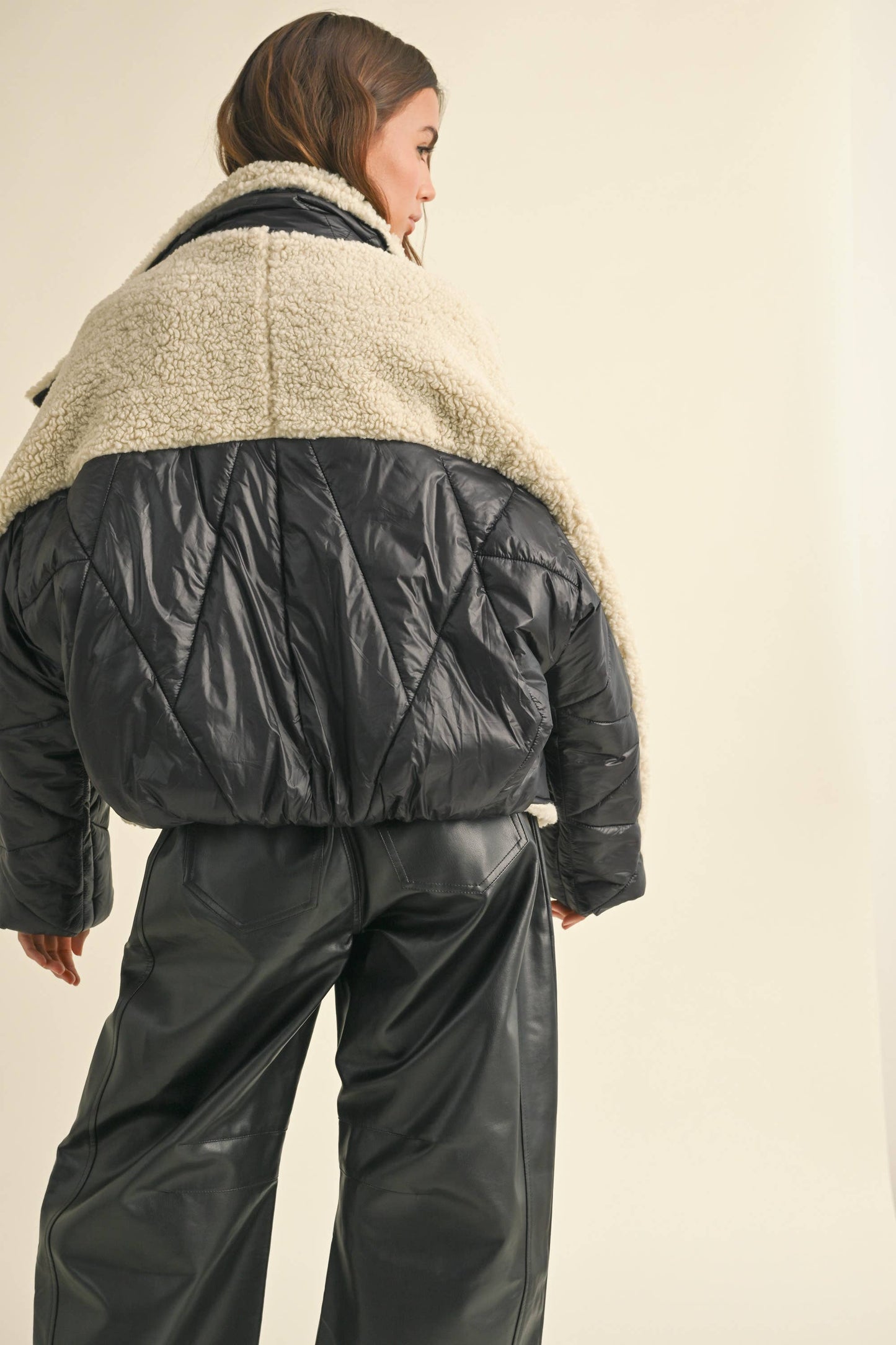 Oversize-Trendjacke mit Lammfellkontrast