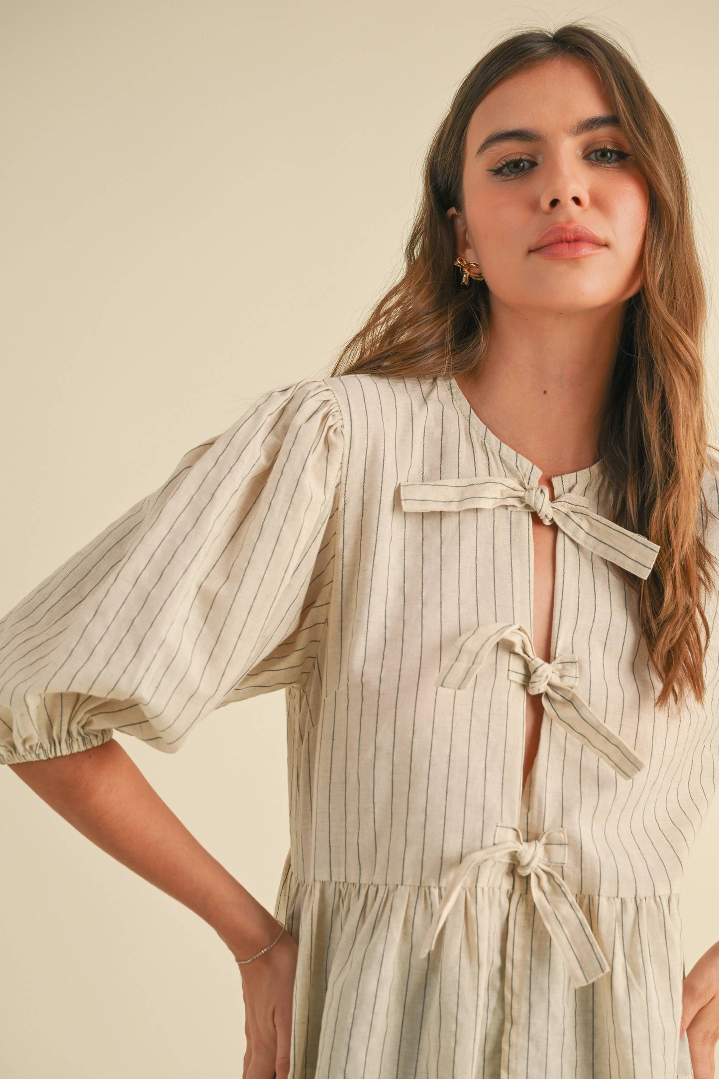 Gestreifte Bluse mit Schleifen