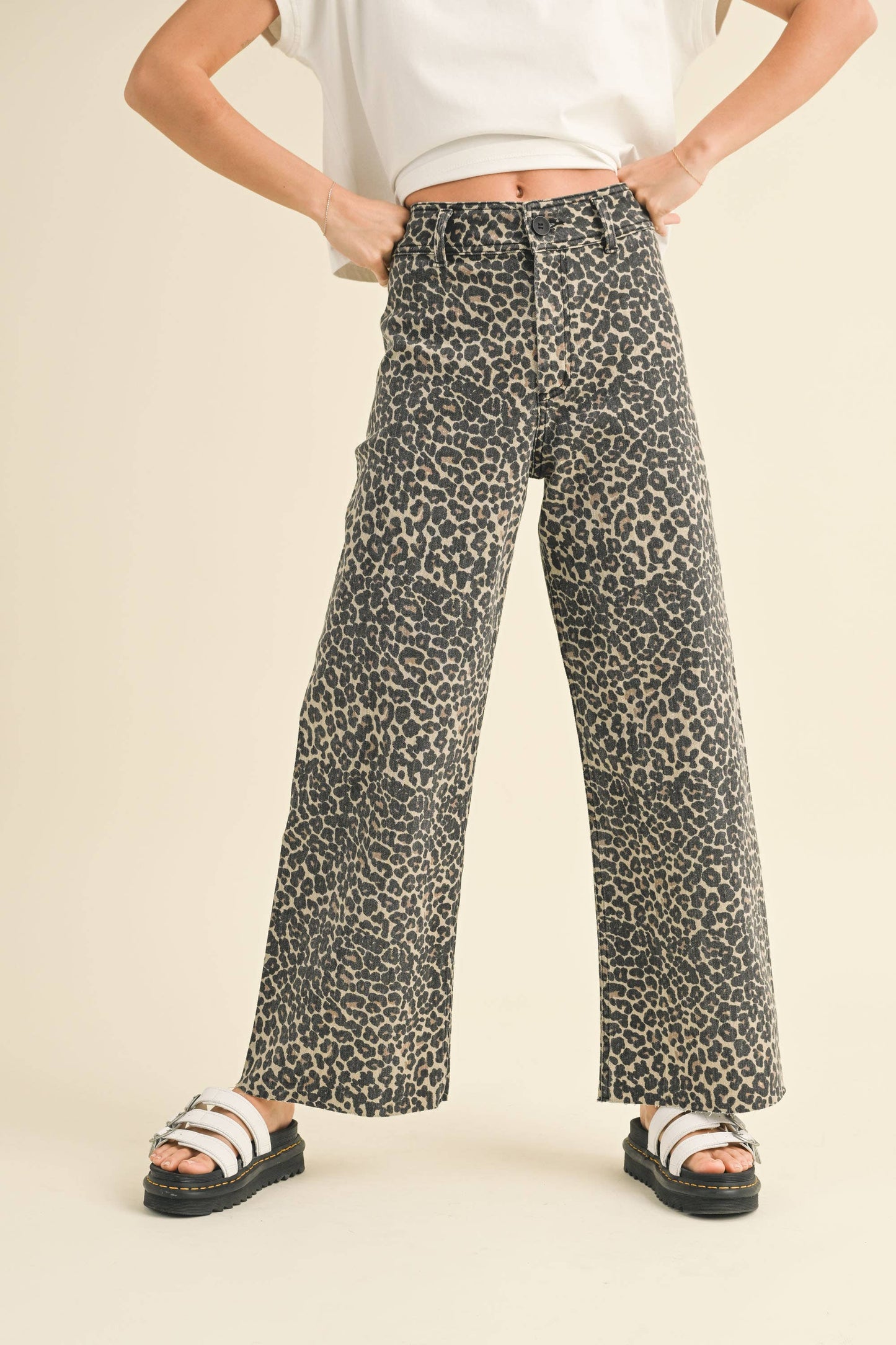 Wide-Leg-Jeans mit Leopardenmuster