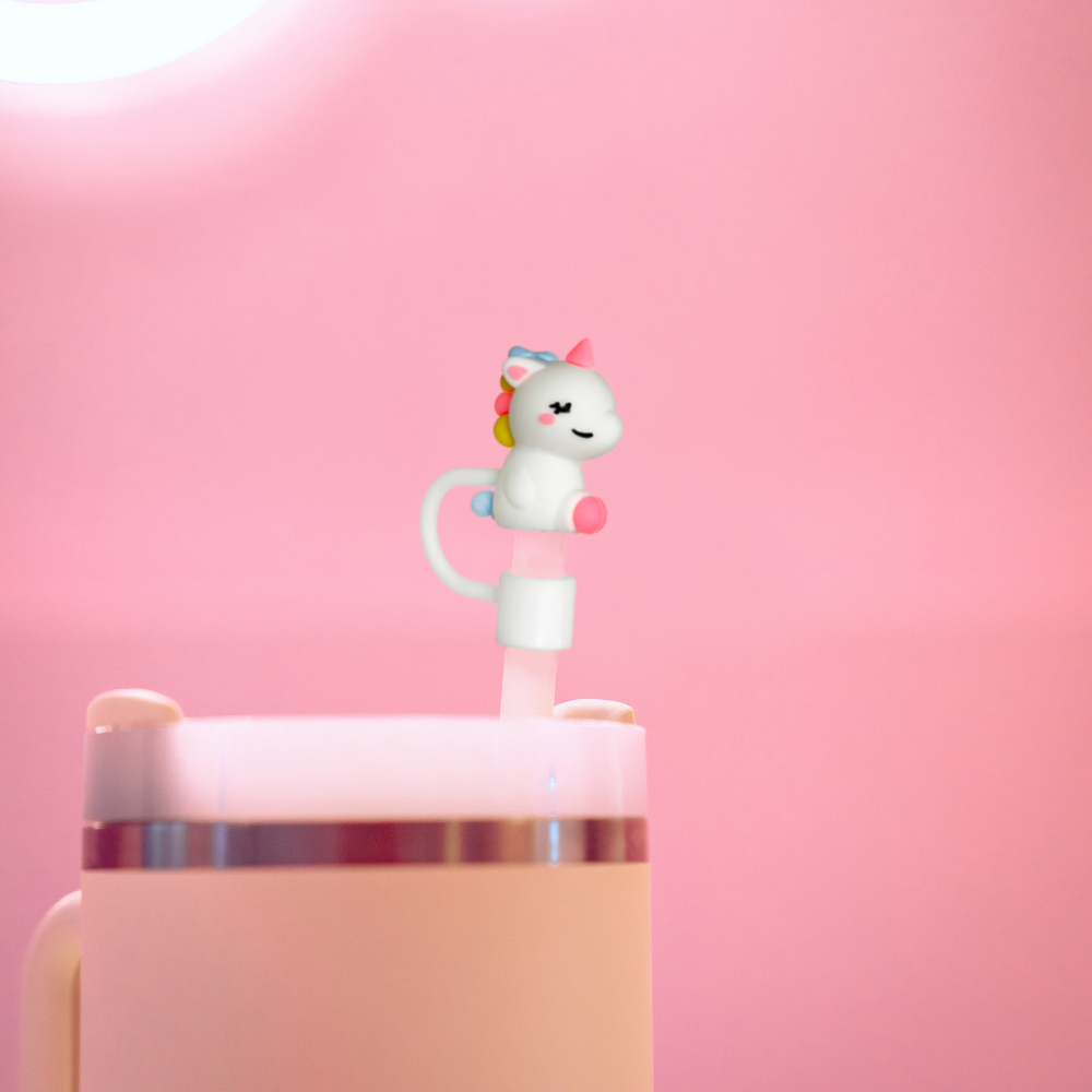 Das Unicorn Straw Cover verwandelt deinen Strohhalm in ein magisches Erlebnis – ideal für ein wenig extra Spaß bei deinem Getränk!