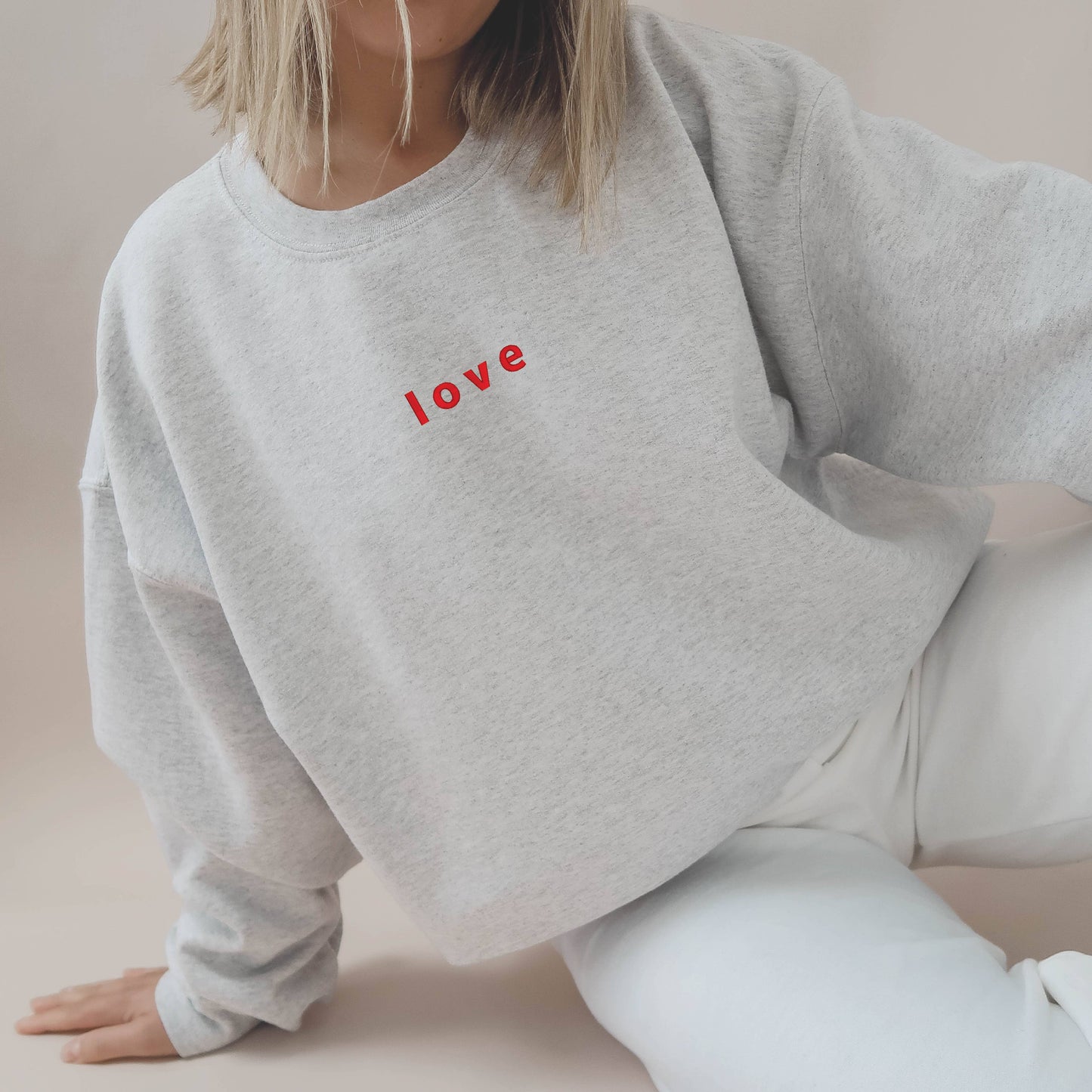 Besticktes Love Sweatshirt