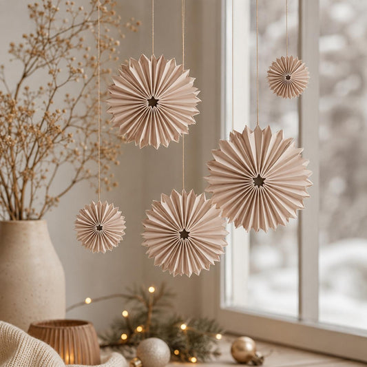 Weihnachtsstern zum Aufhängen in verschiedenen Farben und Größen