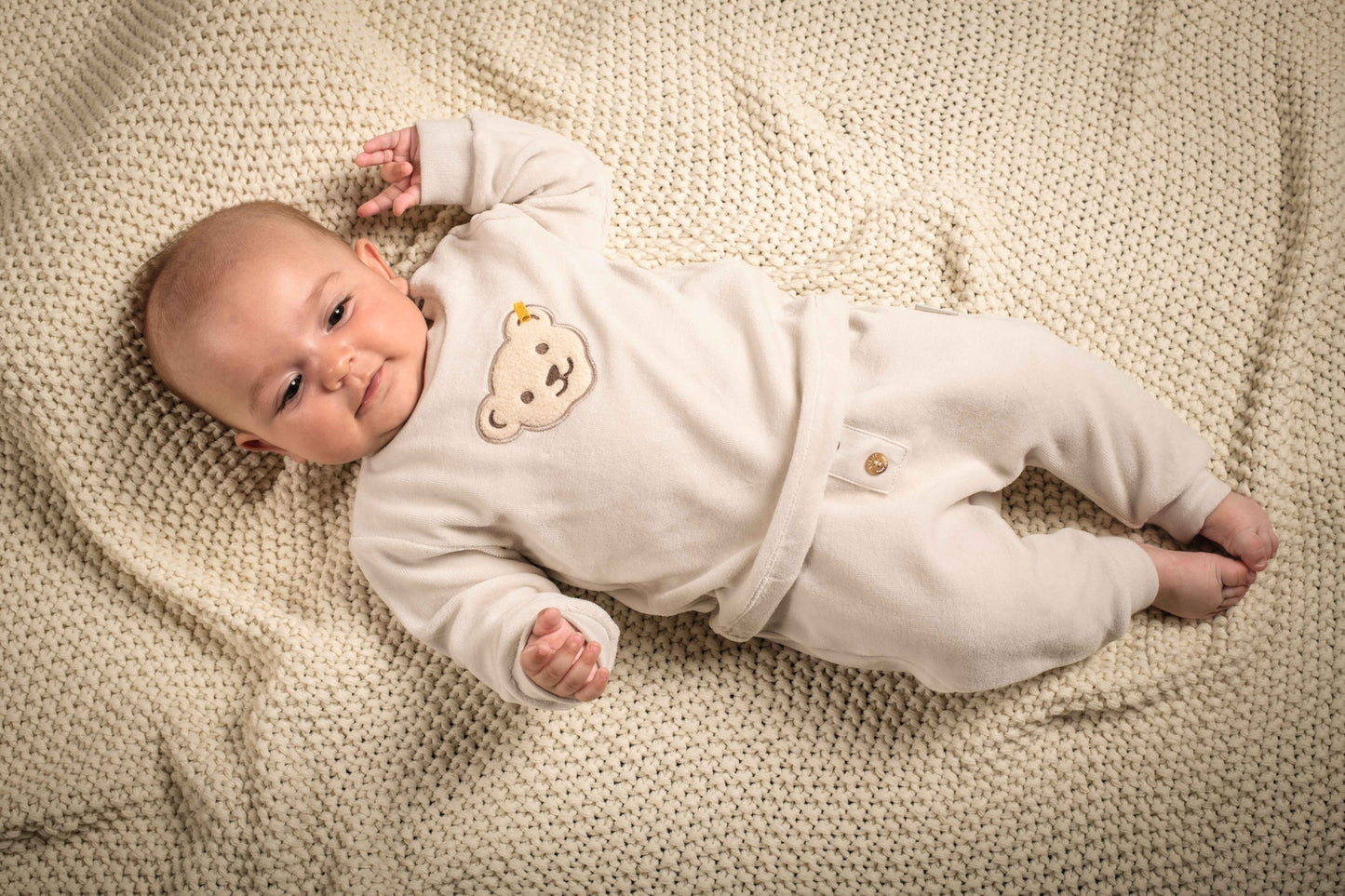 Kuschelige Steiff Jogginghose für dein Baby – aus GOTS-zertifizierter Bio-Baumwolle, ideal für den täglichen Gebrauch.