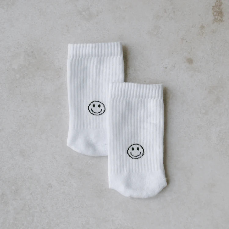 Eulenschnitt Smiley-Socken in hochwertiger Verarbeitung, ideal für gemütliche Stunden zu Hause.