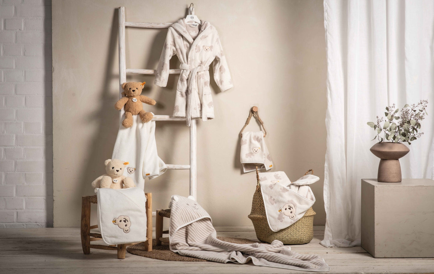 Zarter Waschlappen für Babys, ideal für die sanfte Hautpflege nach dem Baden.