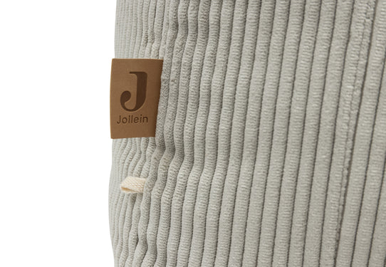 Cord Kindersessel in Olive Green – ideal für ein modernes und gemütliches Kinderzimmer.