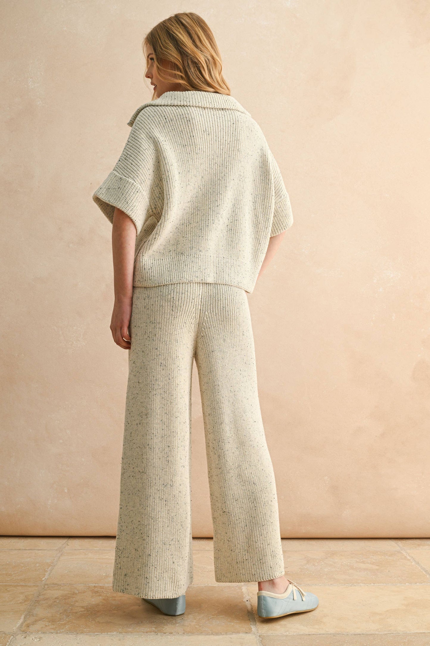 Kurzärmliger Baumwollpullover mit Reißverschlusskragen – Oversize Fit