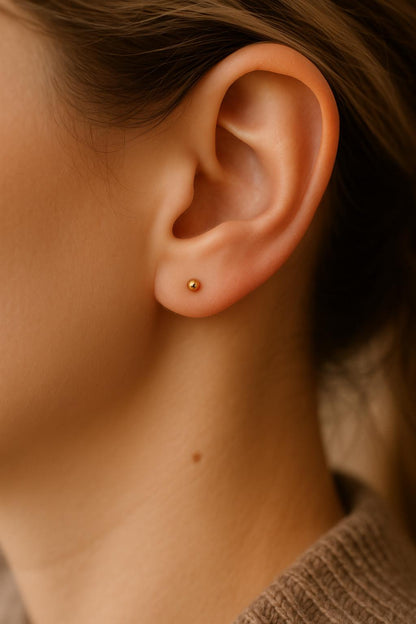 Süße Ohrstecker mit Kugel und kurzem Stab - beidseitig tragbar