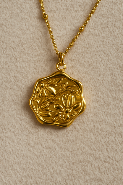 Golden Nature Emblem Kette