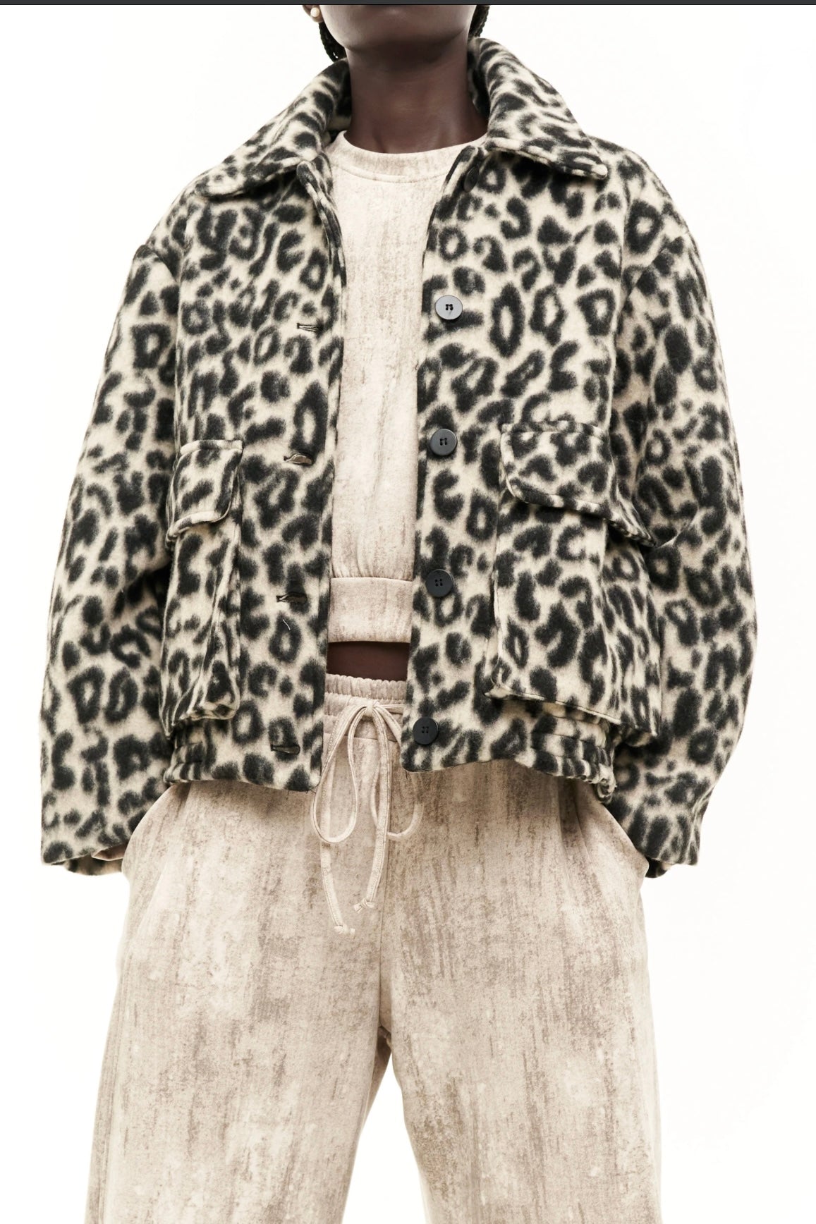 Kuschelige Übergangsjacke mit Leopardenmuster