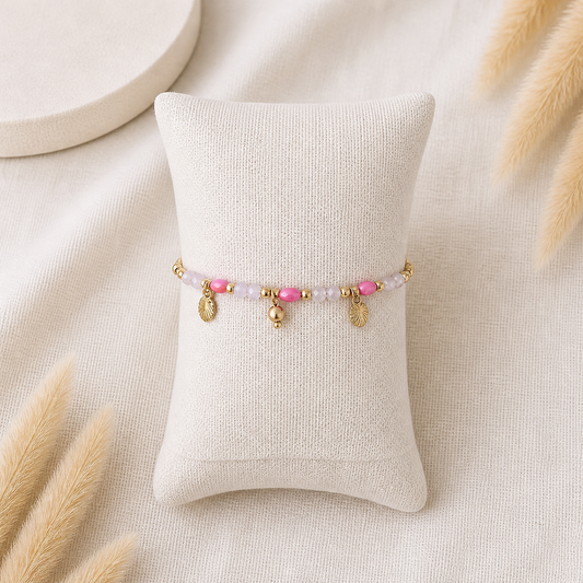 Perlenarmband in Rosa & Flieder mit Gold-Anhängern
