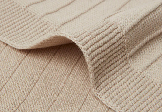 Weiche Babydecke in Nougat aus Bio-Baumwolle von Jollein.