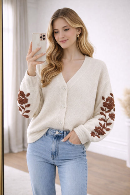 Bestickte Strickjacke mit Wolle und Alpaka-Anteil