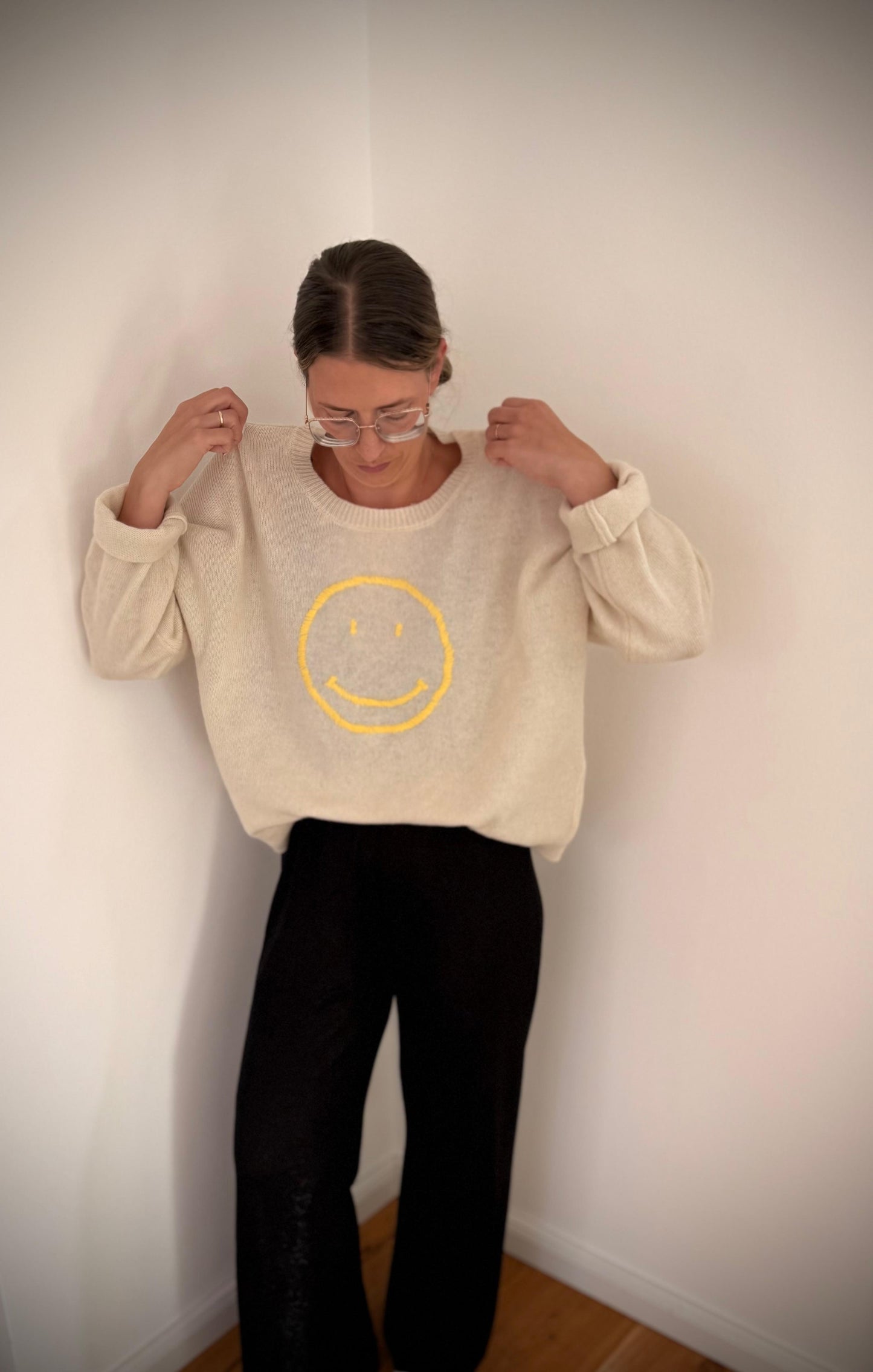 Wollpullover mit gesticktem Smiley