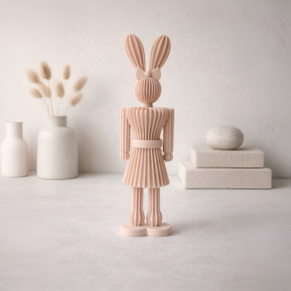 Lady Mümmel – süßes Häschen in Nussknacker-Optik