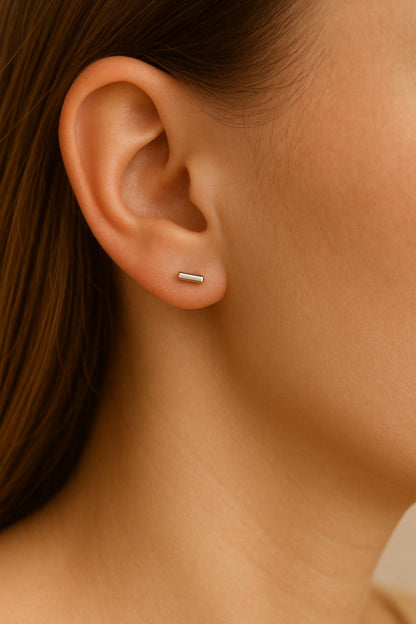 Süße Ohrstecker mit Kugel und kurzem Stab - beidseitig tragbar