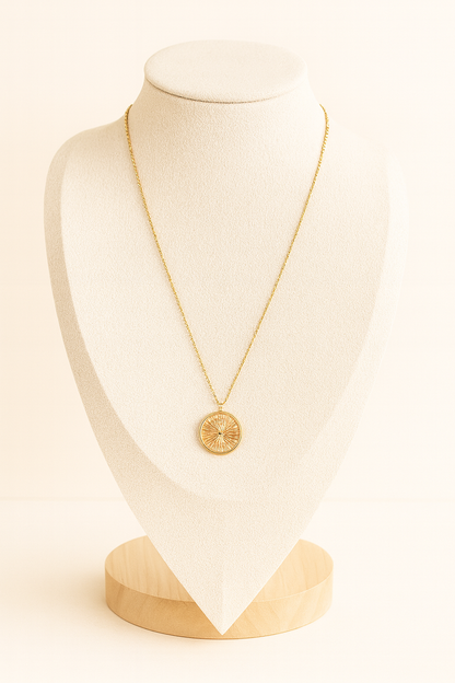 Golden Sun Medallion Kette