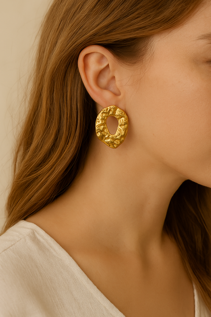 Statement Ohrstecker im großen Blattdesign