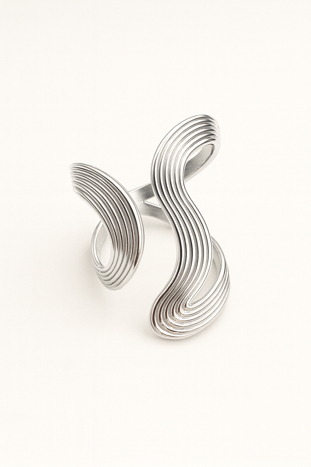 Fluid Lines Ring