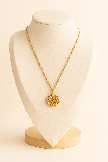 Golden Nature Emblem Kette