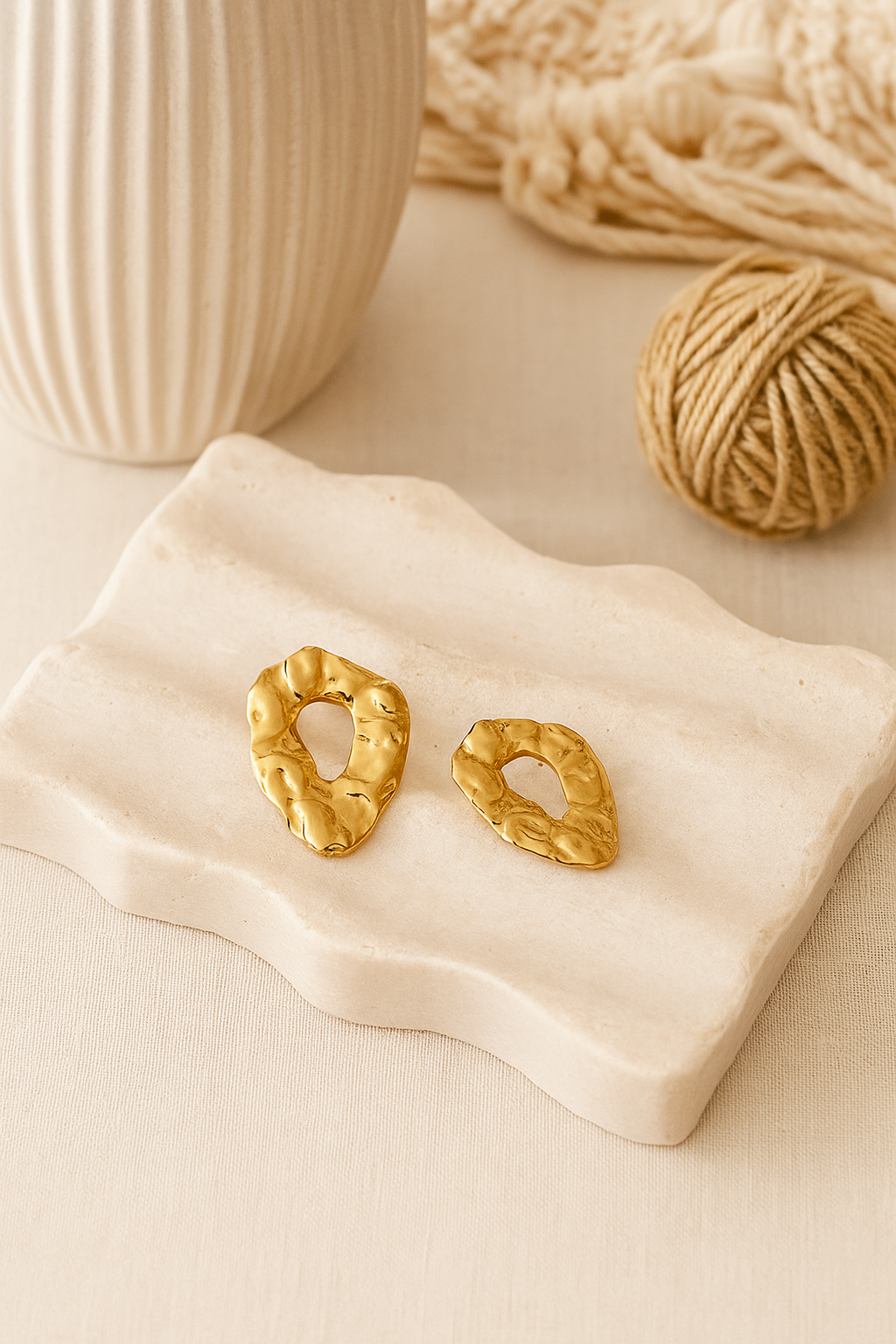 Statement Ohrstecker im großen Blattdesign