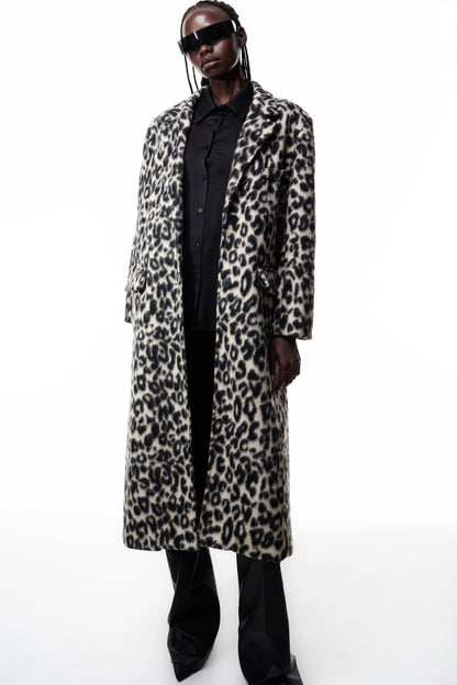 Langer Mantel im Leopardenmuster – Statement Piece für Herbst & Winter