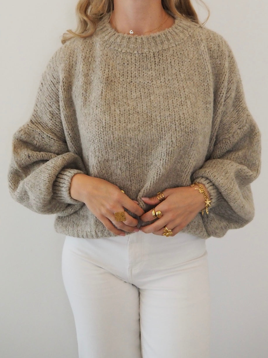 Trendiger, kuscheliger Pullover mit Puffärmeln aus Mohairmix – Beige