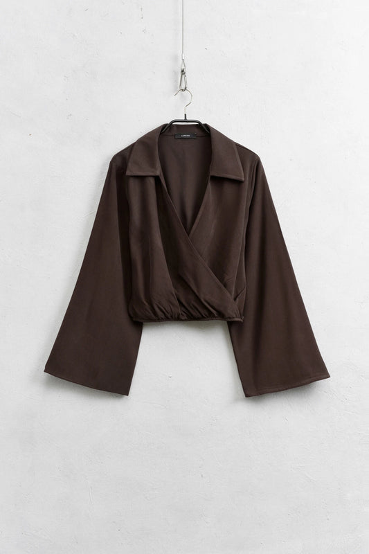 Dunkelbraune Wickelbluse mit Reverskragen