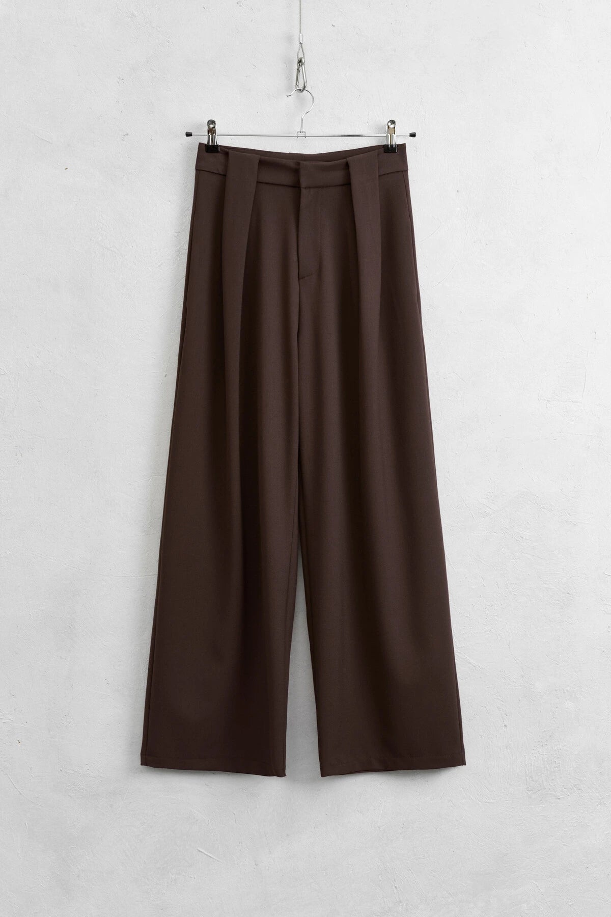 Dunkelbraune Palazzohose mit Falten und Taschen